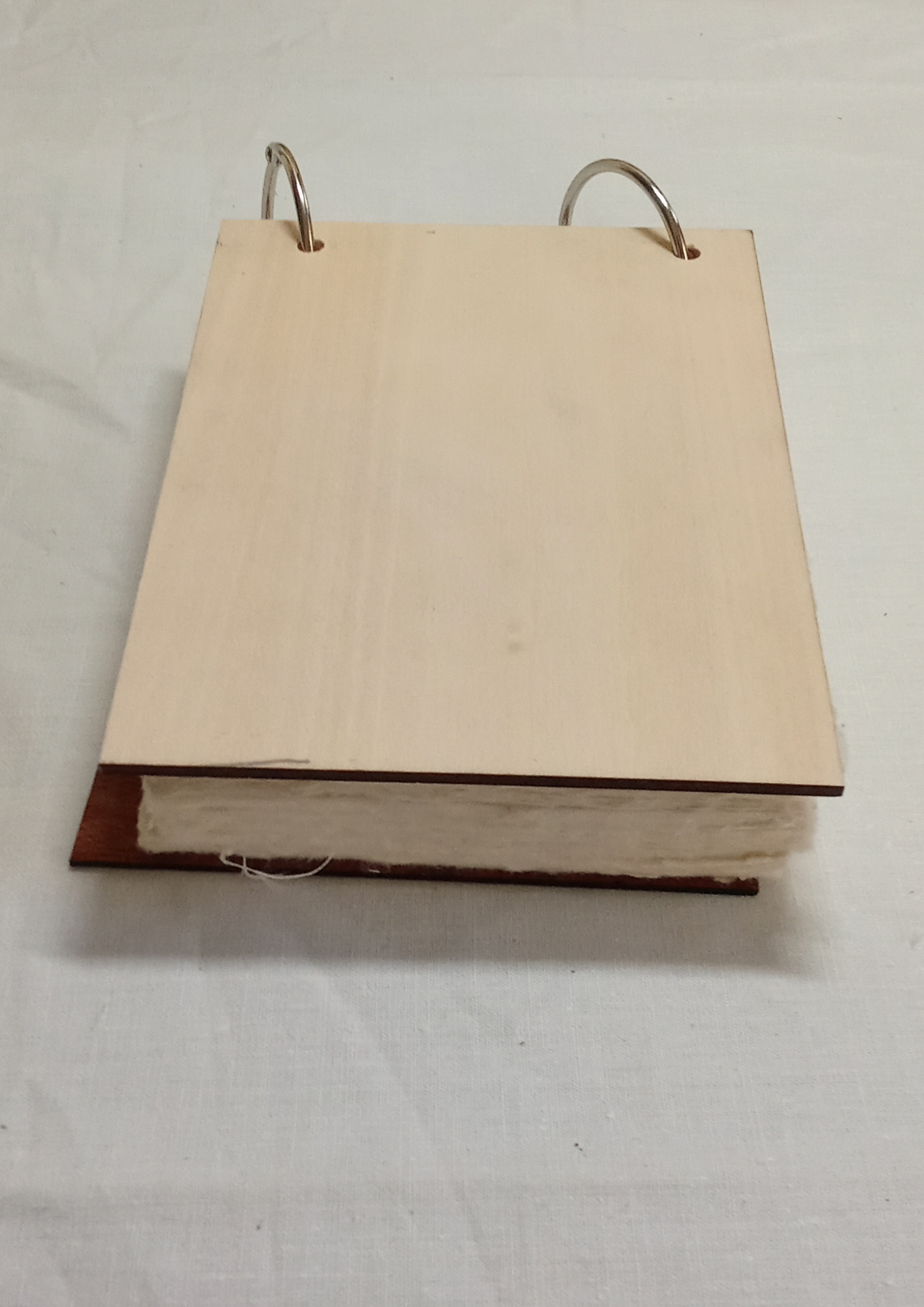 Carnet A6 en acajou – Lune élégante