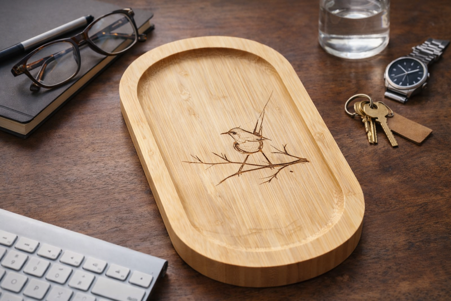 Oiseau sur branche – vide-poche en bambou gravé