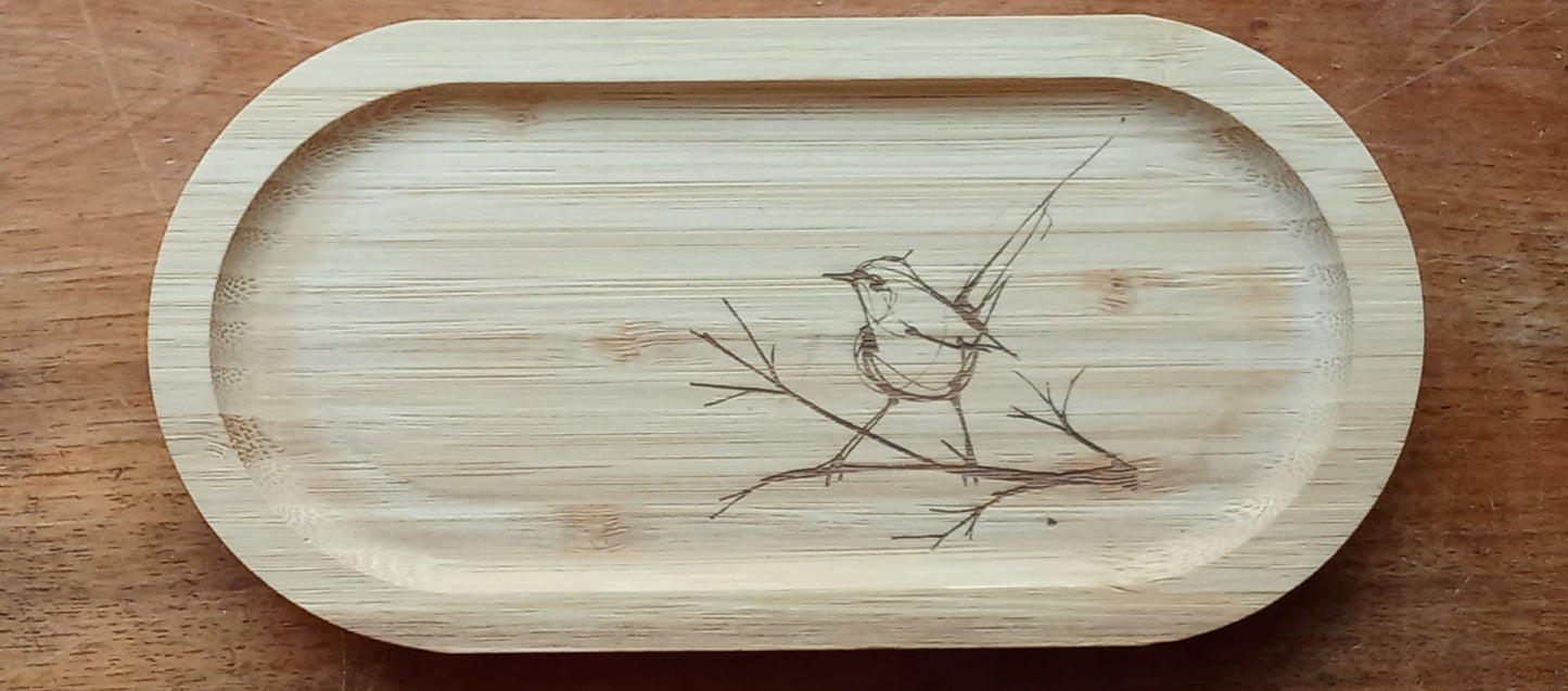 Oiseau sur branche – vide-poche en bambou gravé