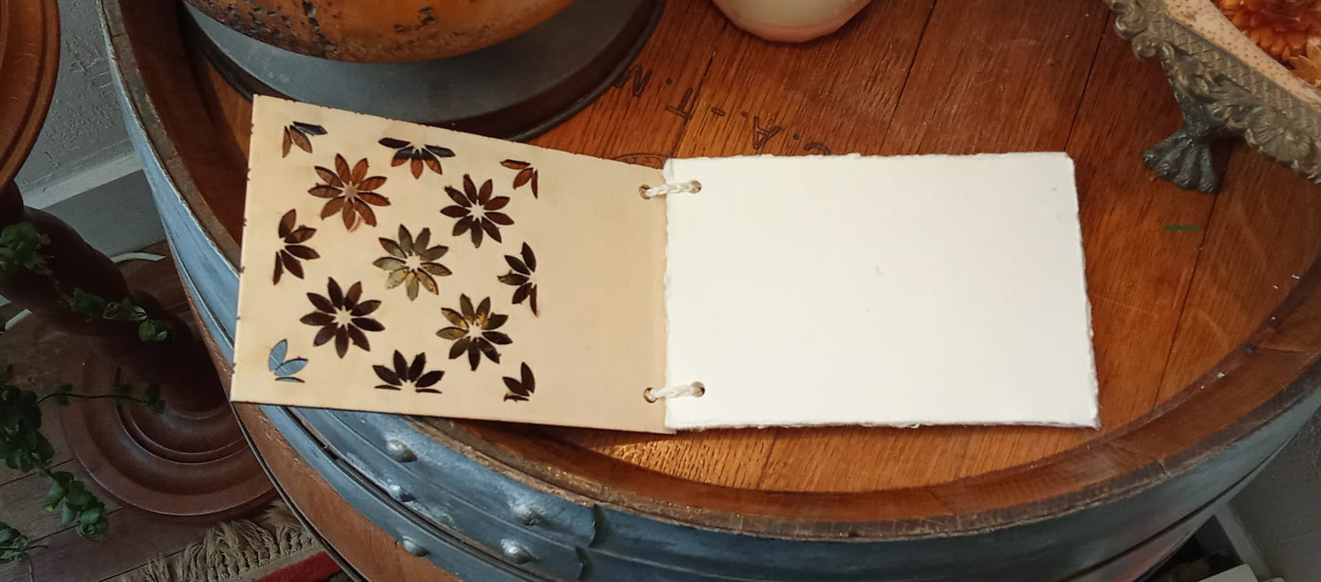 Carnet fleuri en papier chiffon &amp; couverture en contreplaqué – fait main